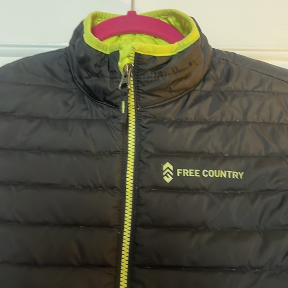 Free country boys size 7/8 jacket lightweight. Black with green trim. - Picture 4 of 9